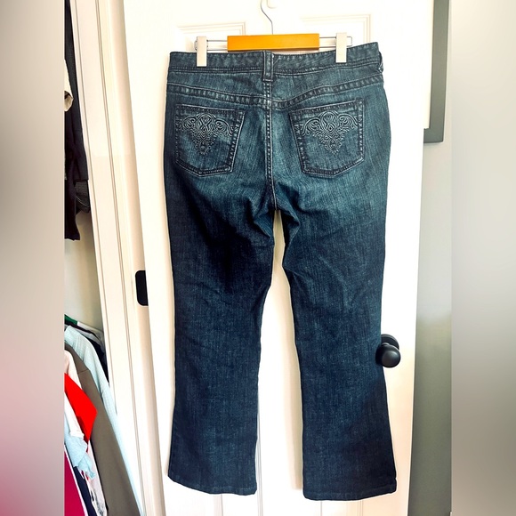 Ellie Tahari jeans size 12 but fit like a 10 - Picture 2 of 5